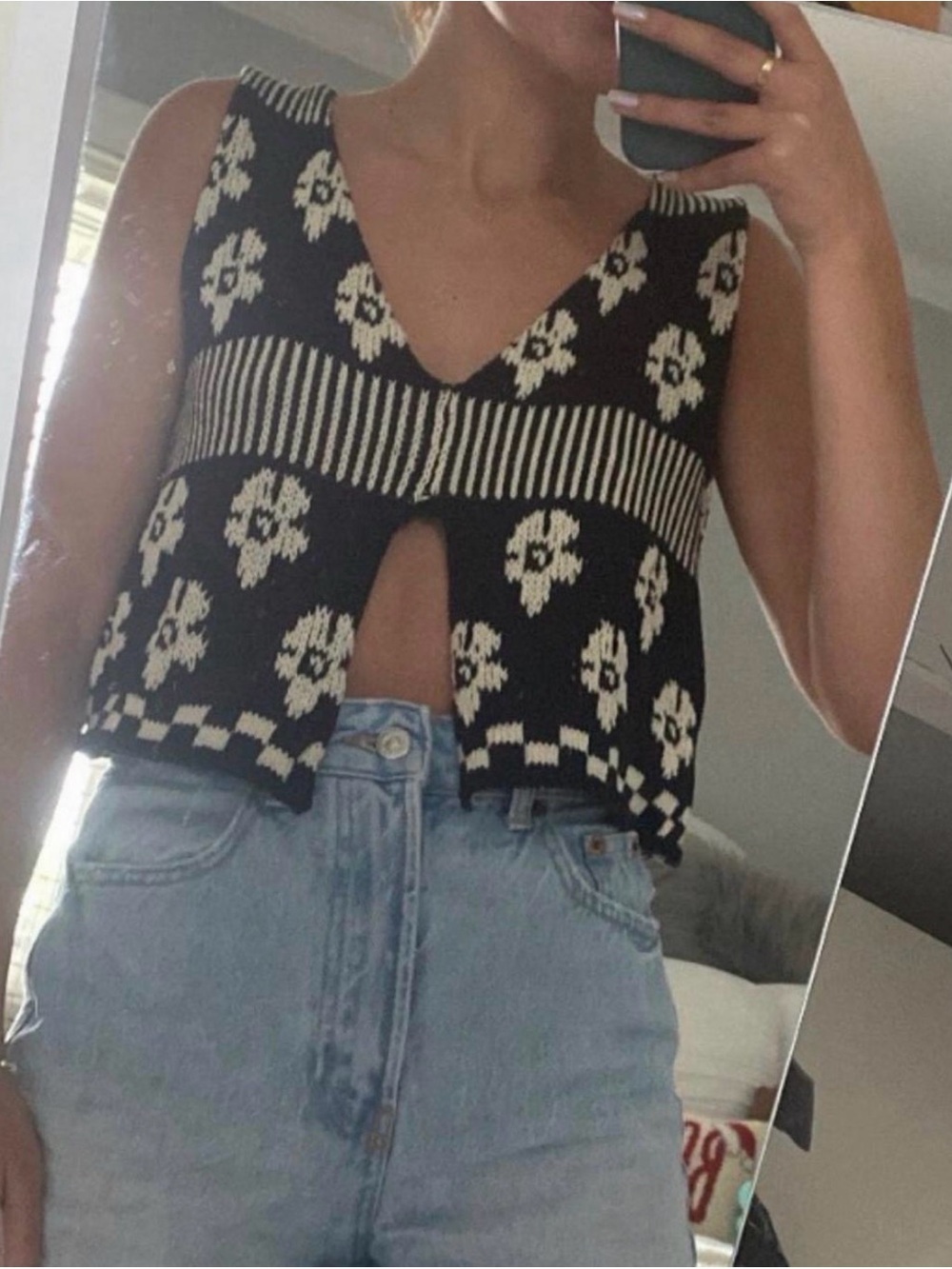 TACH Black & Cream Floral Knit V-Neck Cropped Tank
